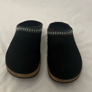 L.L.Bean Stegmann Wool Slipper Clog Mule Black